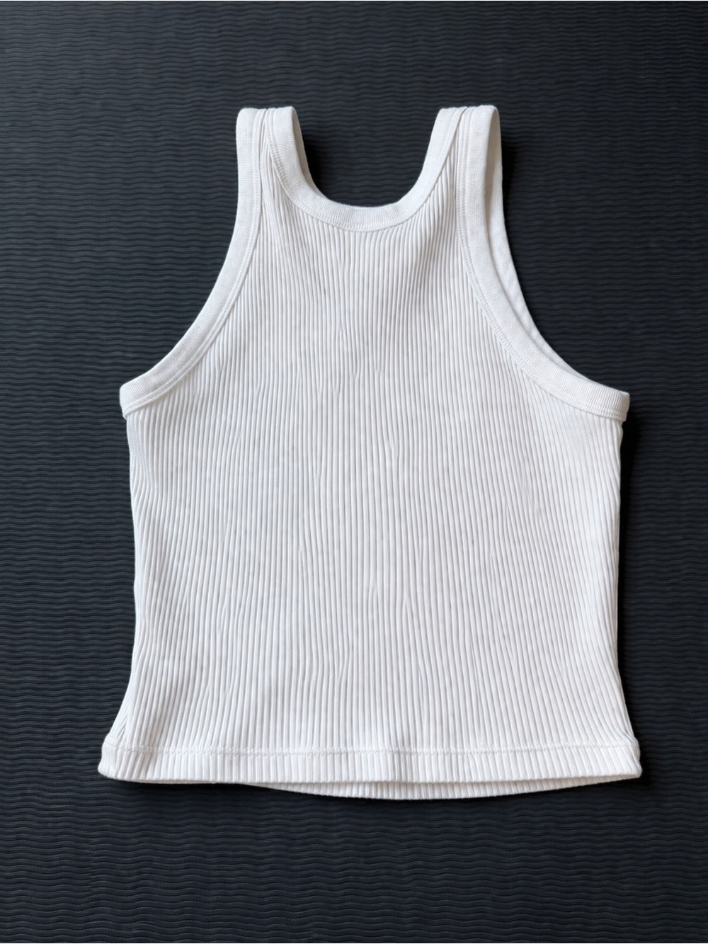 Uniqlo Cropped Racerback Top - Picture 2 of 3